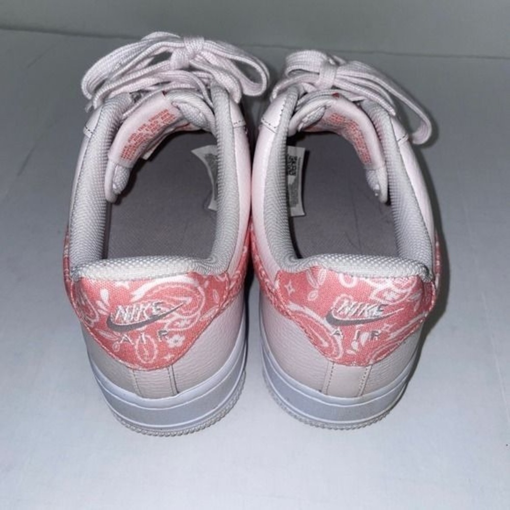 Nike Air Force 1 Low Pink Paisley Bandana Sneakers FD1448-664 Womens 8 - Picture 3 of 9